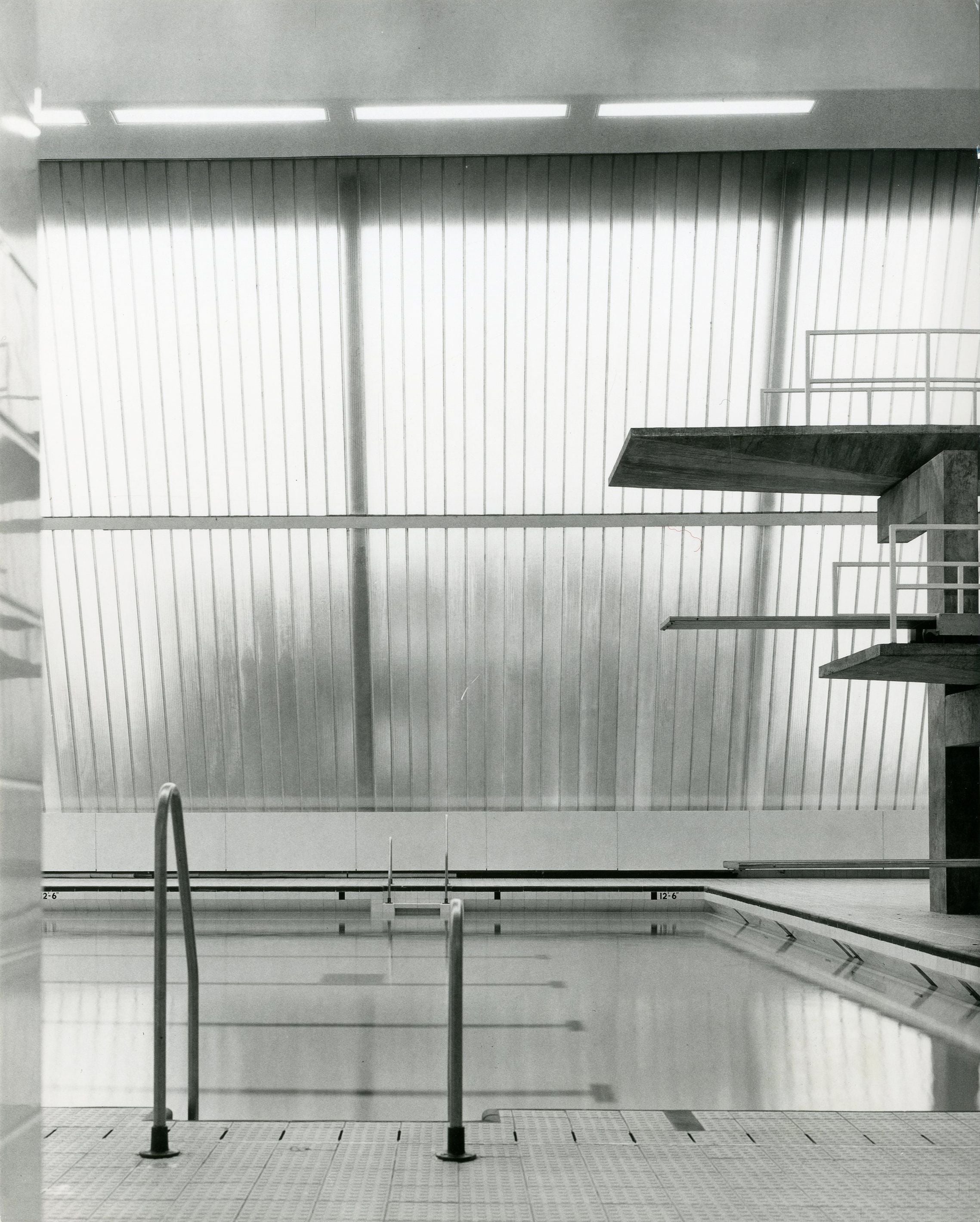 Denys Lasdun and Partners, Sports Centre, University of Liverpool. Photographer: Richard Einzig, AA Archives.